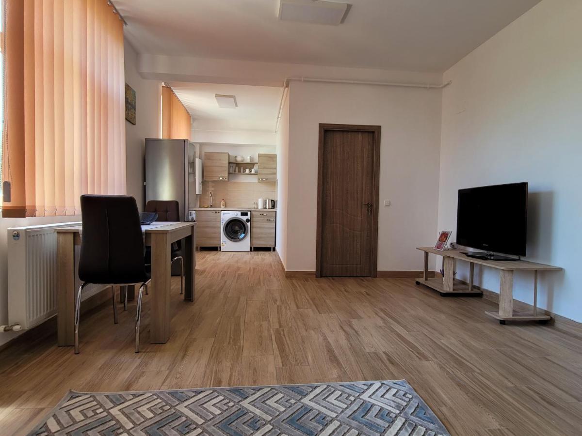 Apartamente Livada Ramnicu Valcea Exterior photo