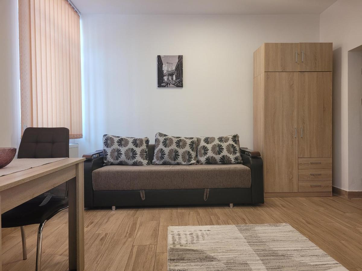 Apartamente Livada Ramnicu Valcea Exterior photo