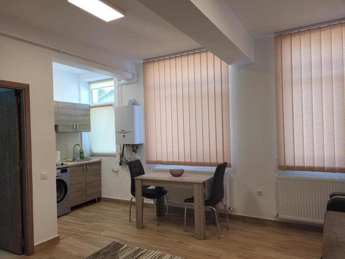 Apartamente Livada Ramnicu Valcea Exterior photo